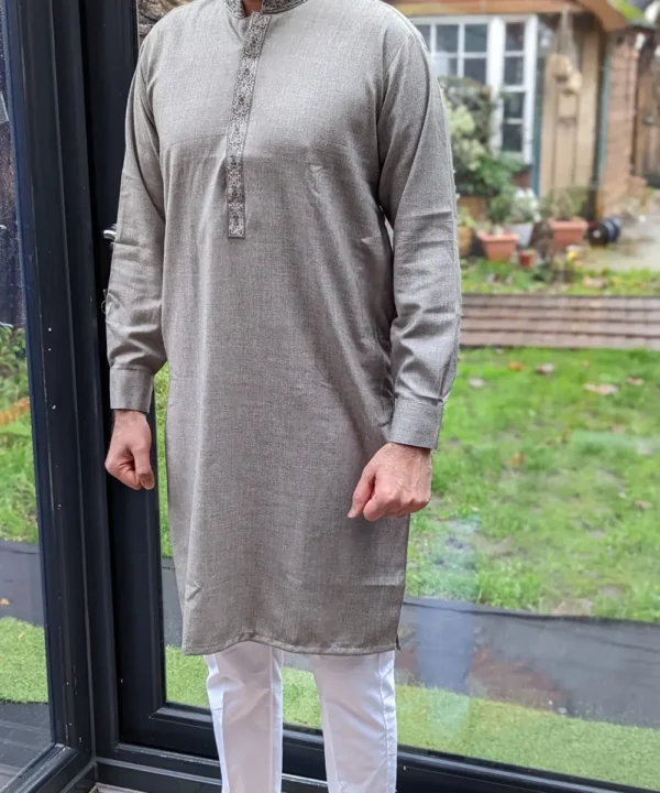 Men Traditional Pakistani Suits and Kurtas