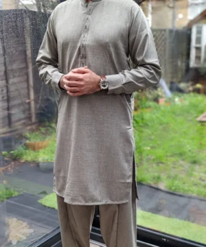 Men Traditional Pakistani Suits and Kurtas