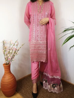 Women Traditional Pakistani Clothes Eid Collection 2023