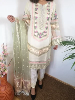 Women Traditional Pakistani Clothes Eid Collection 2023