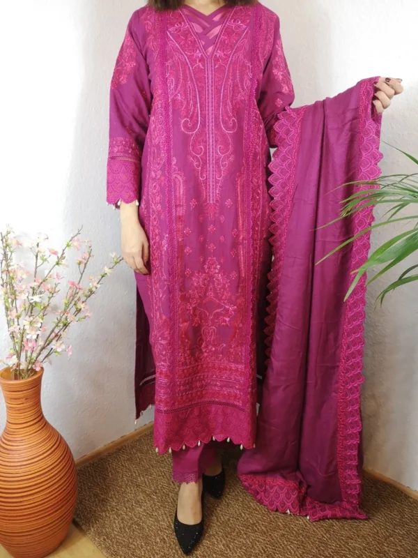 Women Traditional Pakistani Clothes Eid Collection 2023