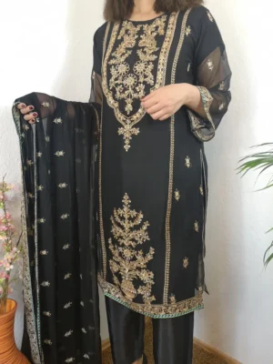 Women Traditional Pakistani Clothes Eid Collection 2023