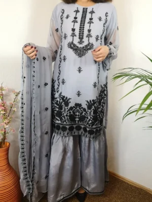 Women Traditional Pakistani Clothes Eid Collection 2023